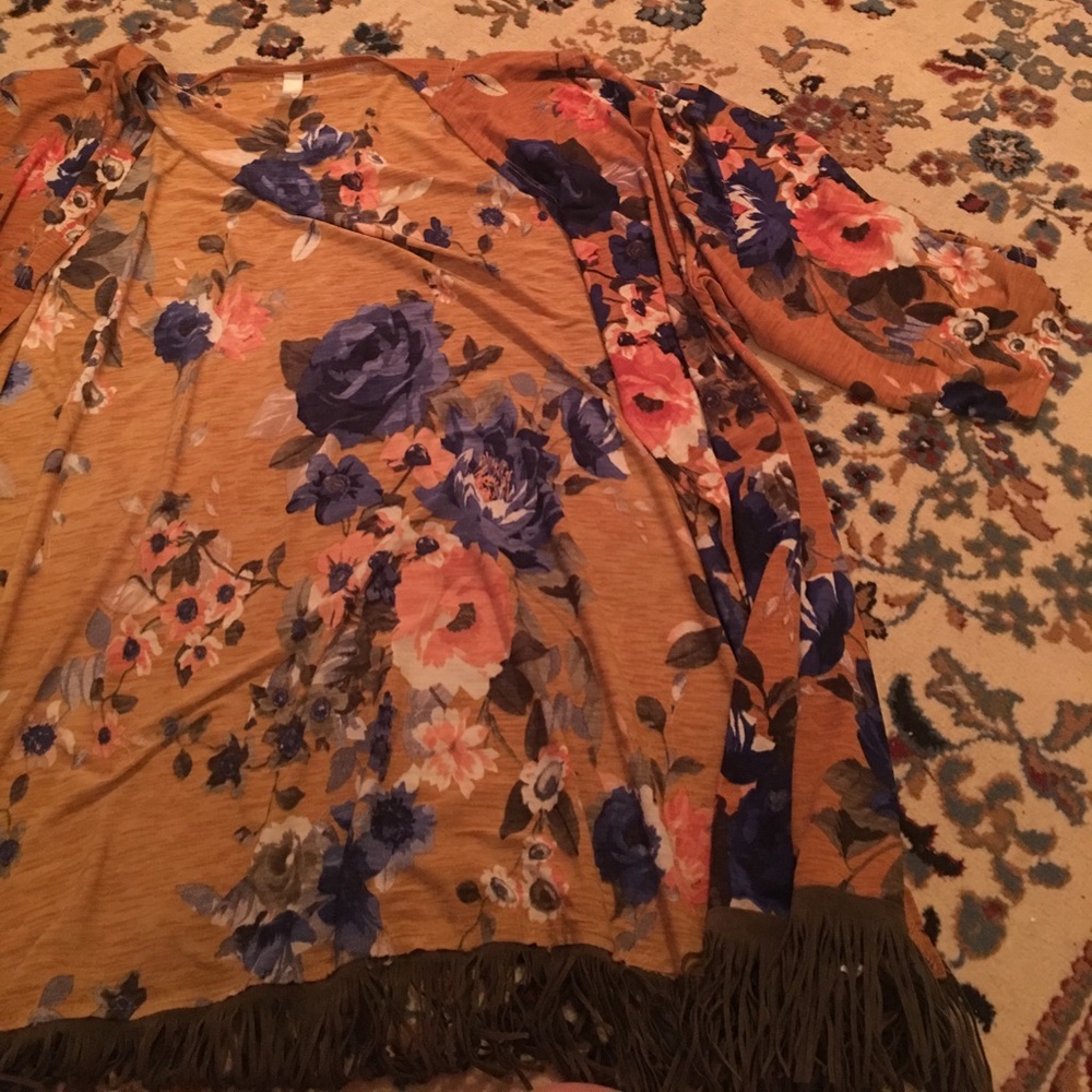 Floral fringe kimono